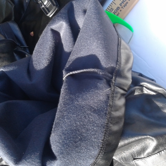 Women's size 4 fake leather pants - Picture 15 of 15